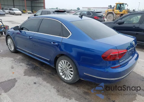 2017 Volkswagen Passat 1.8T Se z USA, uszkodzony, nr VIN 1VWBT7A31HC000694